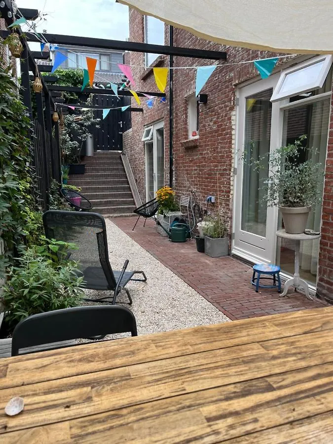 Appartement Van Der Zee contacts